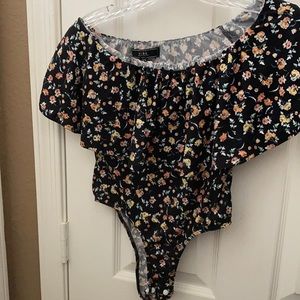 FINAL MARKDOWN Vibe peasant style bodysuit xs